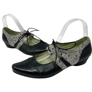 Mentha Balletic lace-up Mary Jane flat 2-tone EU39